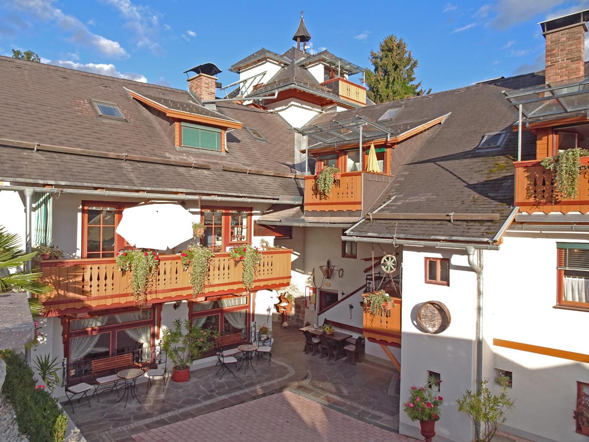 Staudacher Hof-Das Romantische Haus Millstatt Exterior photo